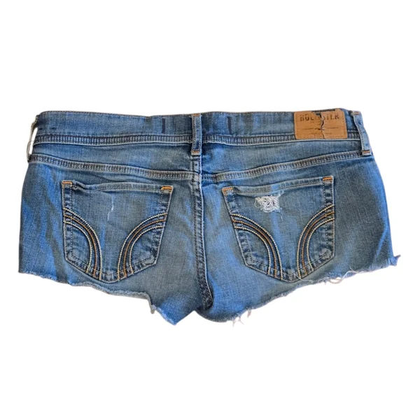 Hollister Y2K Distressed Low-Rise Denim Jean Shorts Size 3 - Picture 2 of 6